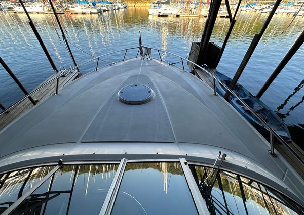 Regal 3350 Sport Cruiser image