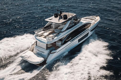 Azimut 68 image