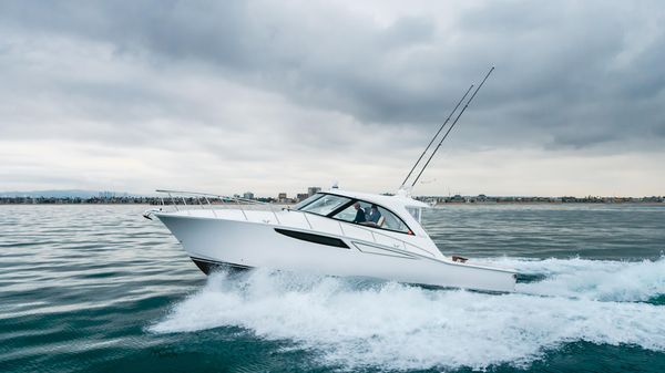 Mag Bay 42 Express