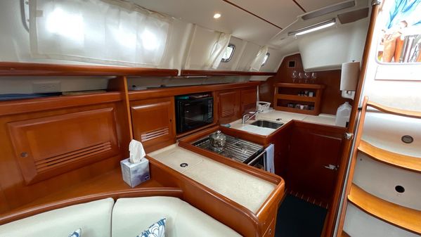 Beneteau 423 image