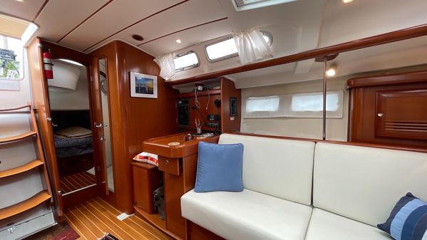 Beneteau 423 image