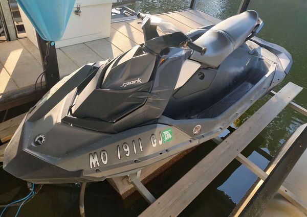 Sea-doo SPARK-2UP image