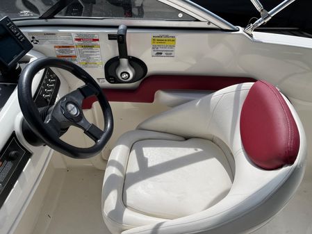 Bayliner Deck Boat image