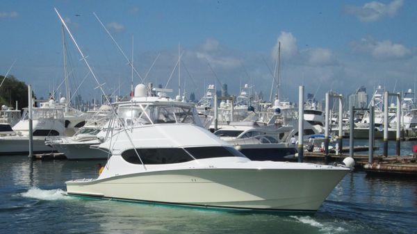 Hatteras 54 Convertible