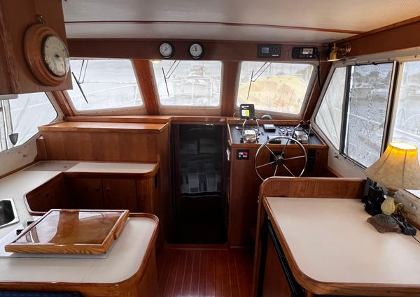 Sabre 34 flybridge image