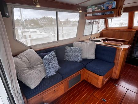 Sabre 34 flybridge image