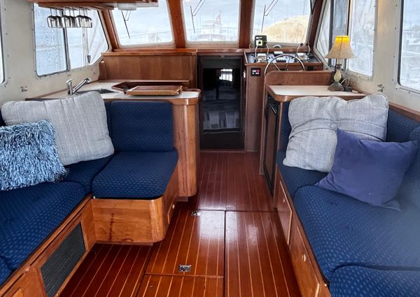 Sabre 34 flybridge image