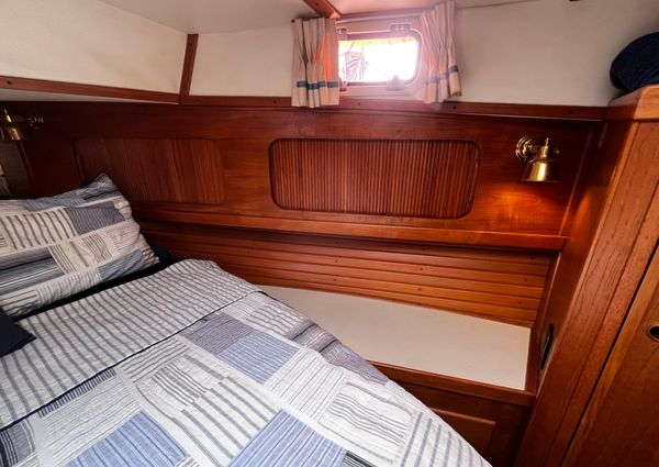 Sabre 34 flybridge image