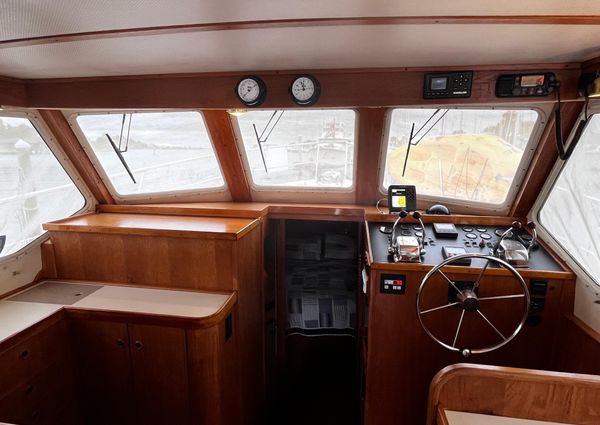 Sabre 34 flybridge image