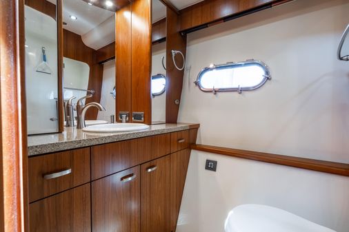 Tiara Yachts 5800 Sovran image