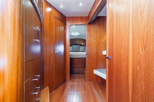 Tiara Yachts 5800 Sovran image