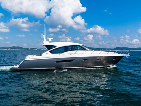 Tiara Yachts 5800 Sovran image