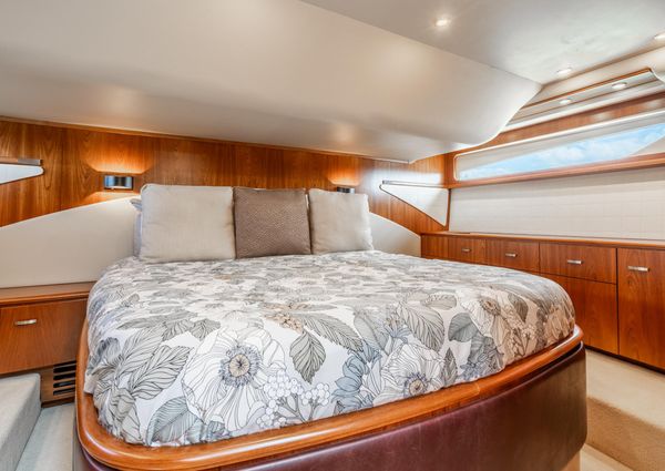 Tiara Yachts 5800 Sovran image