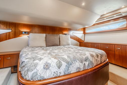 Tiara Yachts 5800 Sovran image