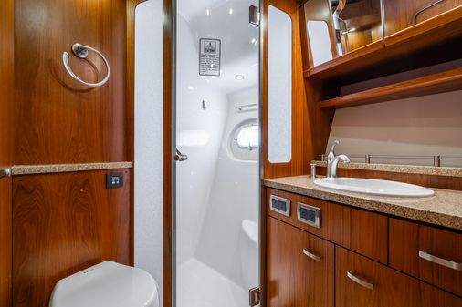 Tiara Yachts 5800 Sovran image