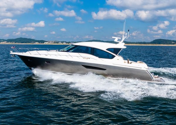 Tiara Yachts 5800 Sovran image