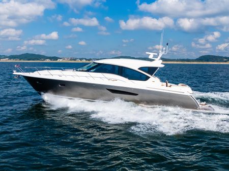 Tiara Yachts 5800 Sovran image