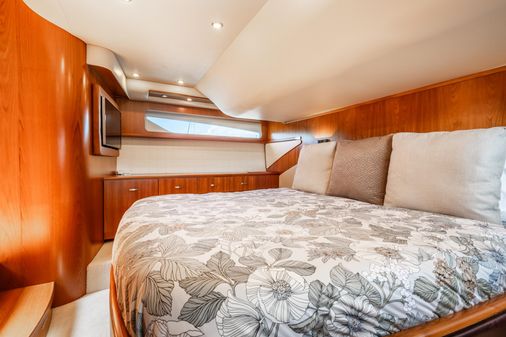 Tiara Yachts 5800 Sovran image