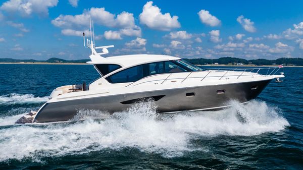 Tiara Yachts 5800 Sovran 