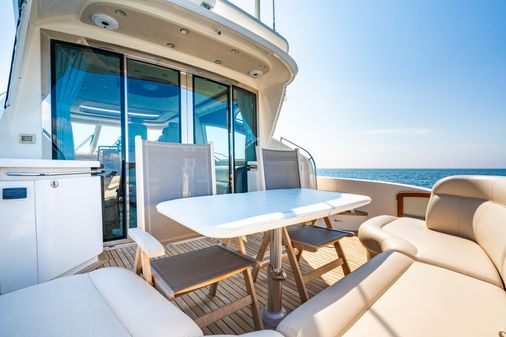 Tiara Yachts 5800 Sovran image