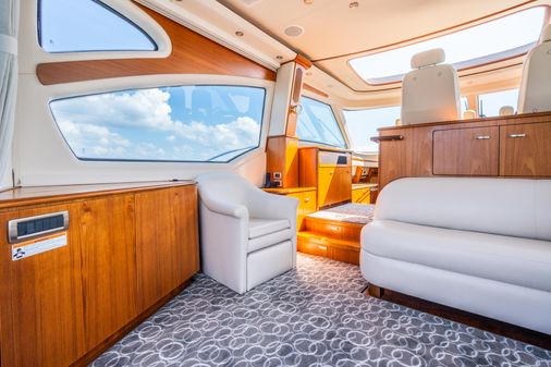 Tiara Yachts 5800 Sovran image