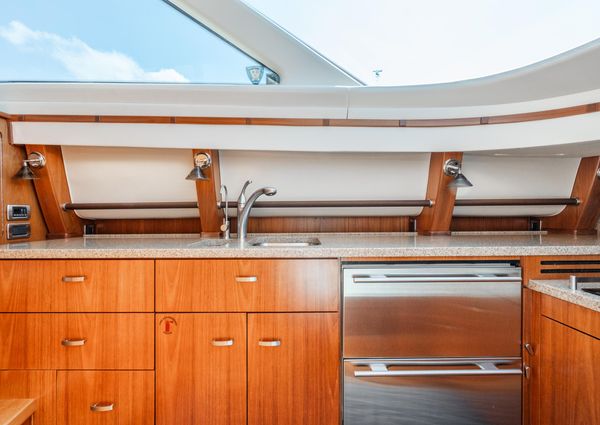 Tiara Yachts 5800 Sovran image