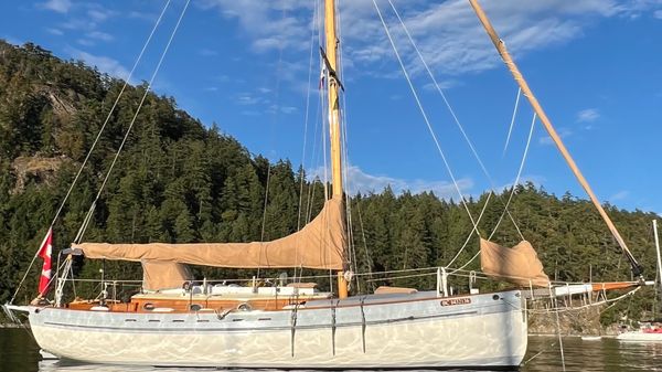 Falmouth Cutter 34 / Lyle Hess