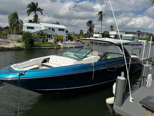 Sea Ray 400 SLX OB - main image