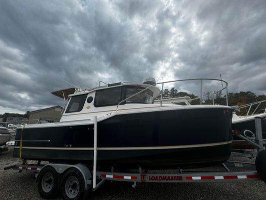 Ranger Tugs R-23 - main image