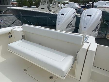 Cobia 320-CENTER-CONSOLE image