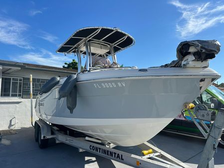 Robalo R222 Explorer image