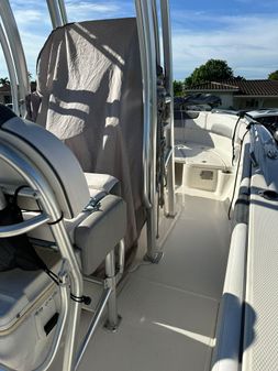 Robalo R222 Explorer image