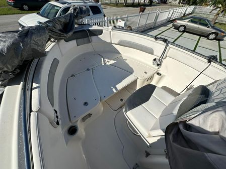 Robalo R222 Explorer image