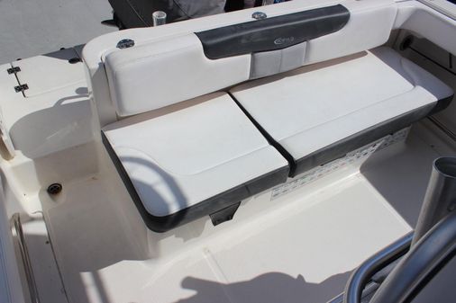 Robalo R222 Explorer image