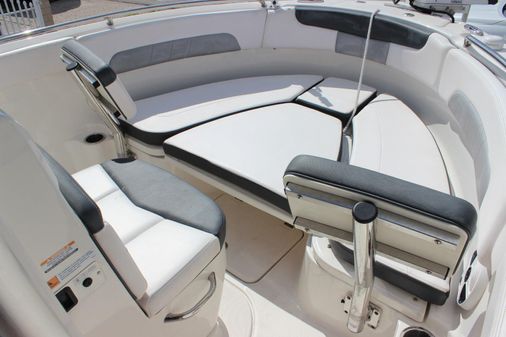 Robalo R222 Explorer image