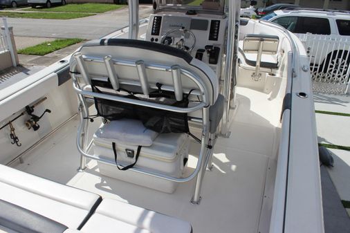 Robalo R222 Explorer image