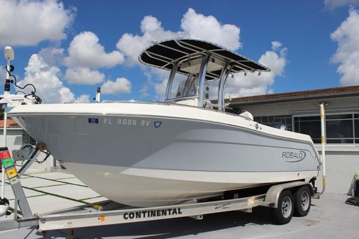 Robalo R222 Explorer image