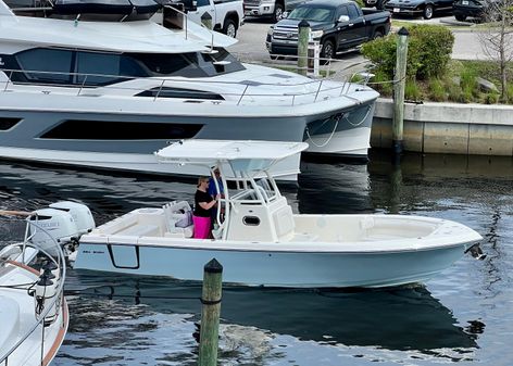 Sea-born LX26-CENTER-CONSOLE image