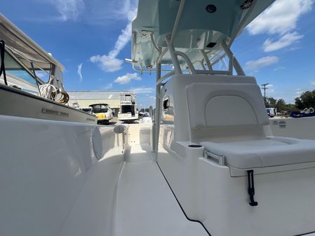 Sea-born LX26-CENTER-CONSOLE image