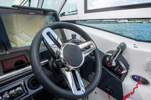 Formula 430 Super Sport Crossover image