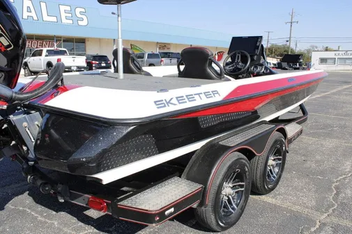 Skeeter ZXR21 image
