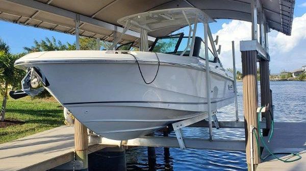 Boston Whaler 240 Vantage