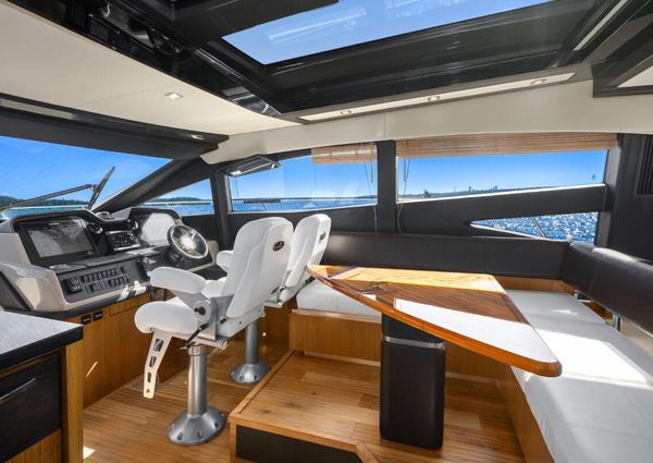 Sea Ray L590 Sport image