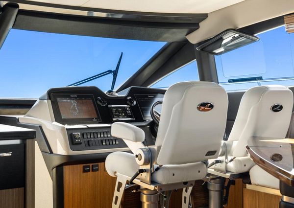 Sea Ray L590 Sport image