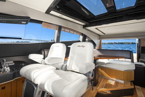 Sea Ray L590 Sport image