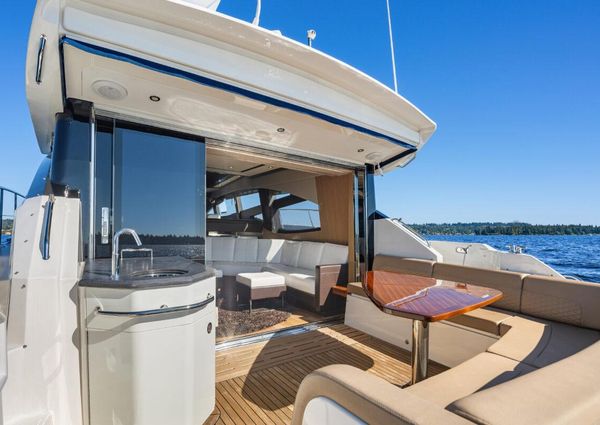 Sea Ray L590 Sport image