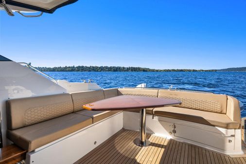 Sea Ray L590 Sport image