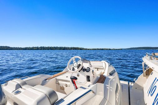 Sea Ray L590 Sport image