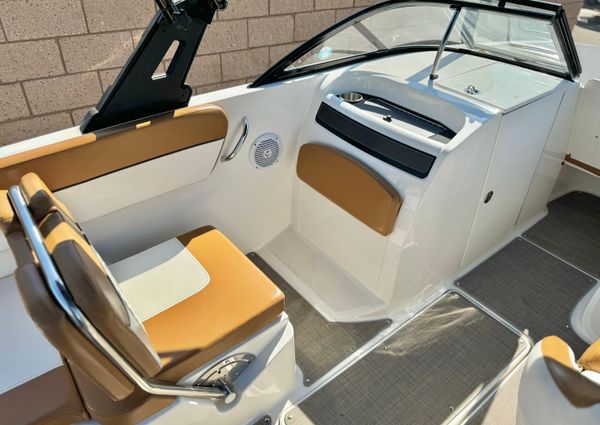 Bayliner VR6-BOWRIDER-I-O image