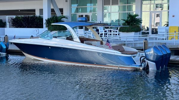 Chris-Craft Launch 35 GT